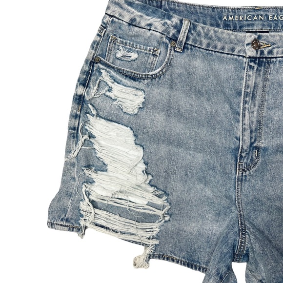 American Eagle Women's Distressed Curvy Mom Short Light Wash Size 18 NWT‎ - Picture 5 of 13